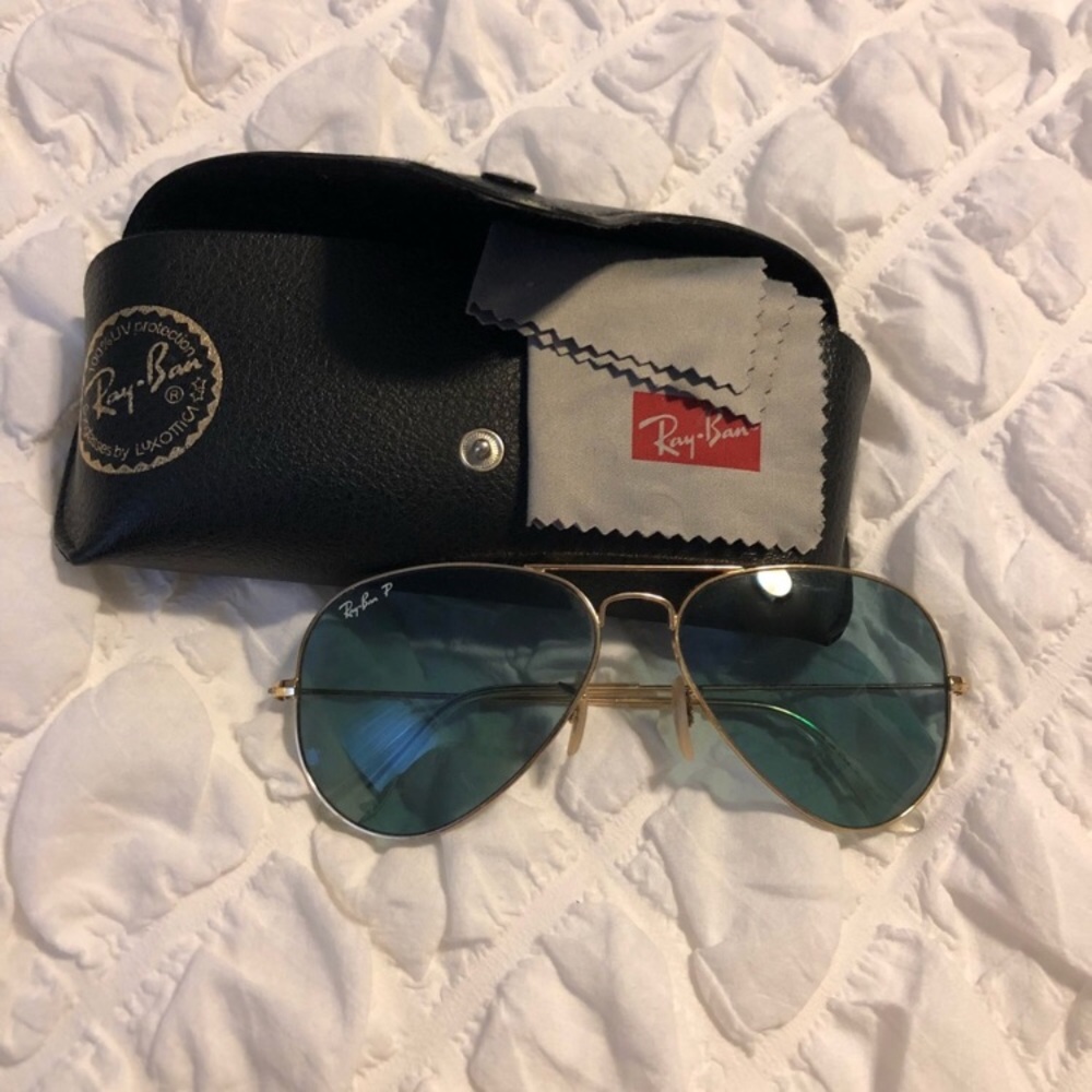 Light blue polarized aviator ray bans